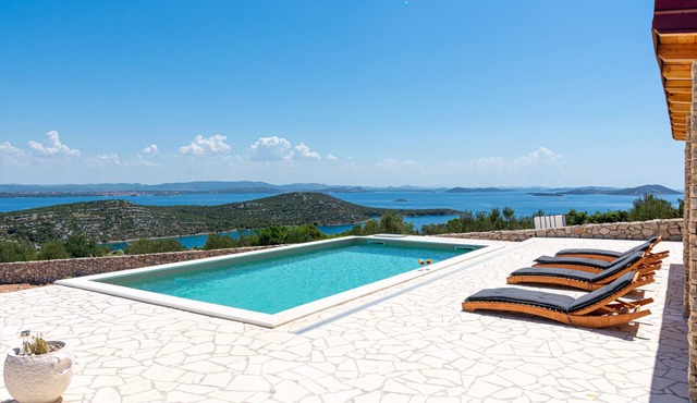 Family friendly house with a swimming pool Cove Triluke, Pašman (K-13577)
