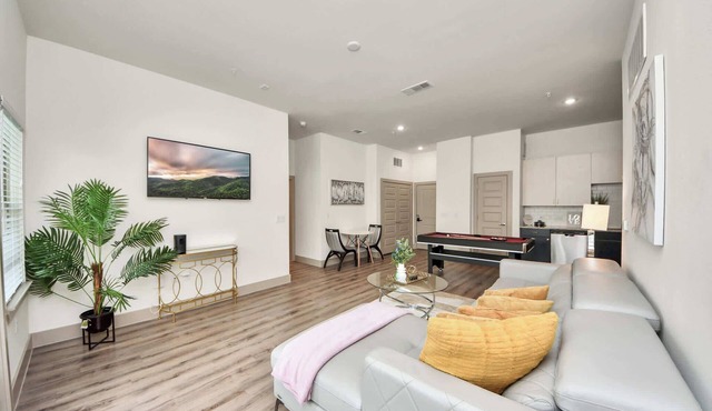 Family-Friendly Houston Apartment: Game Room, Pool & King Beds!
