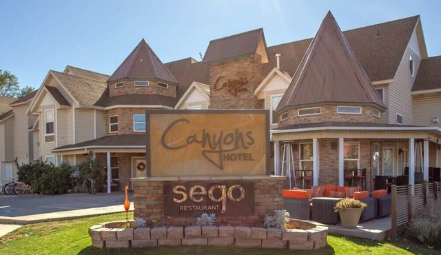 Family-Friendly Kanab Home w/Hot Tub!