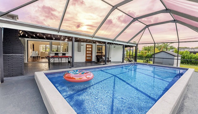 Family Friendly Kendall Retreat w/Pool