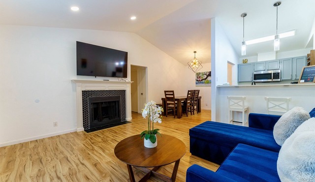 Family Friendly & King Suite & Fire Pit, 9 Mil DT