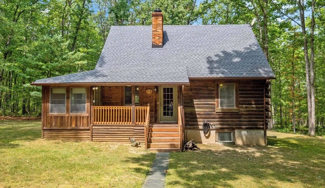 Family Friendly Log Cabin Nestled in Blue Ridge Foothills