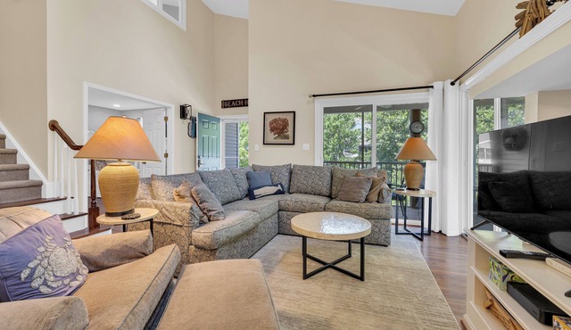 Family Friendly Lakeview Upper Vista in Sea Colony West