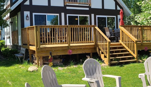 Family Friendly Lakefront Whimsical Cottage with Beach in Sister Lakes, Michigan