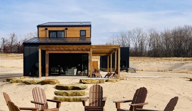 Family Friendly Lake Front New Build - 5bdrm + Hot Tub