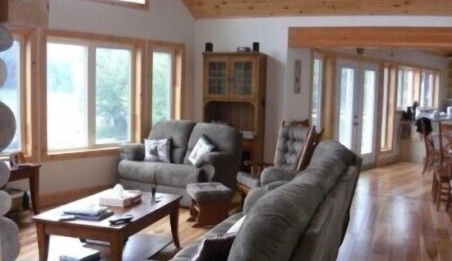 Family Friendly Lakeshore Cottage Built in 2008, Own Private Sandy Beach & Dock