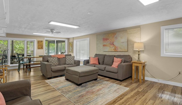 Family-Friendly Lakefront Home | 5 Bedrooms | Dock, Wi-Fi, Smart TVs, Grill