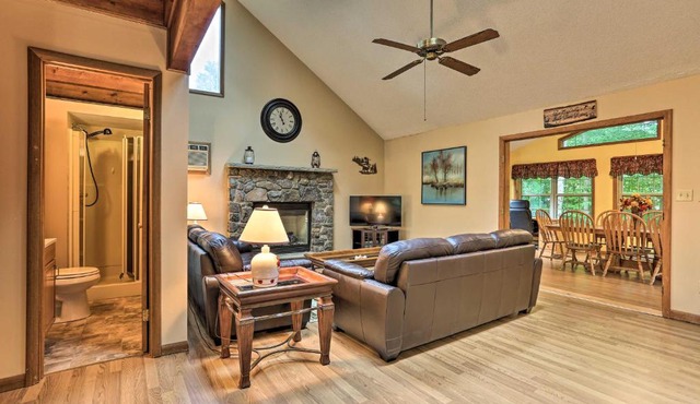 Family-Friendly Lake Ariel Retreat with Pool Access!