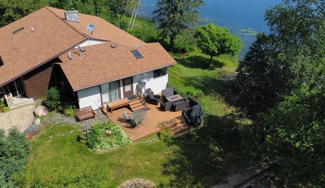 Family friendly Lake Home on beautiful spring fed lake