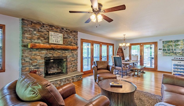 Family-Friendly Lakefront Retreat – Private Dock, Hot Tub & Endless Fun!