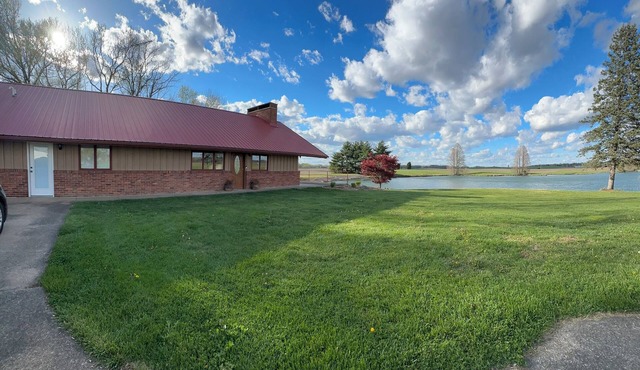 Family Friendly Lakehouse with great views!