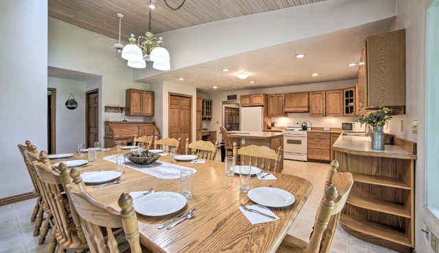 Family Friendly! Long Noble Lake Gem with Game Room