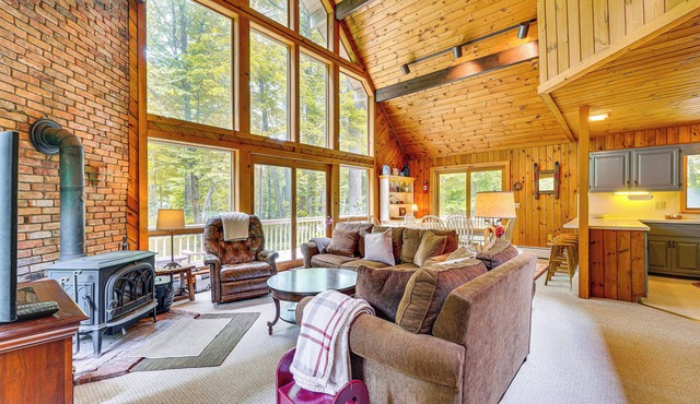 Family-Friendly Ludlow Cabin on Lake Pauline!