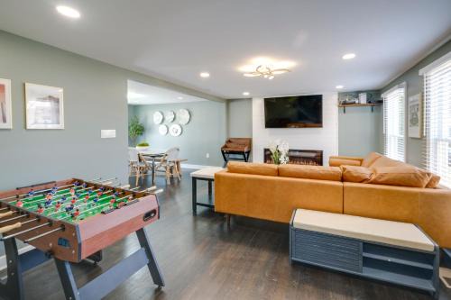 Family Friendly: Modern Apt in Fort Washington