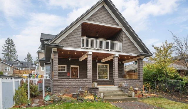 Family-friendly Manito Park home. Close to downtown, hospitals & colleges.