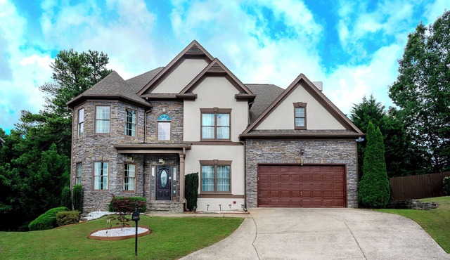 Family Friendly Mansion- Off of Barrett Pkw Costco I-75