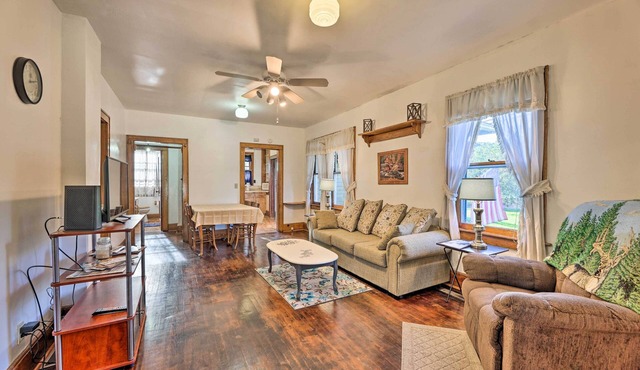 Family-Friendly Marlinton Home: Walk Downtown!