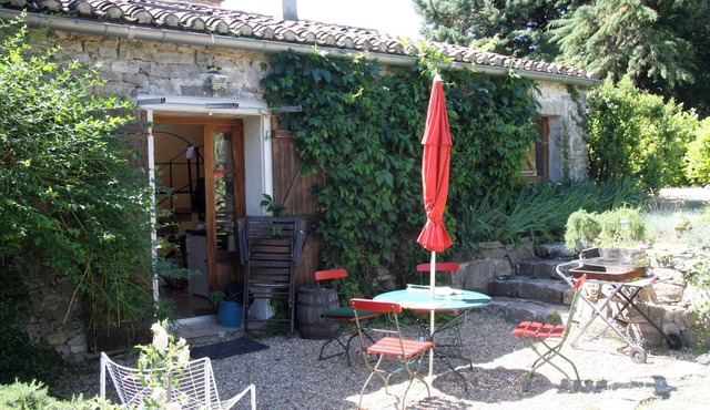 Family-friendly Mediterranean-style vacation home with charm and pool