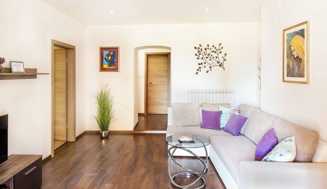 Family-friendly Modern Apartment