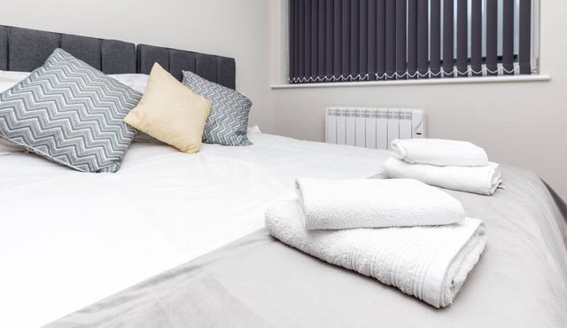 Family Friendly Modern Apartment Close to Horsham Town.