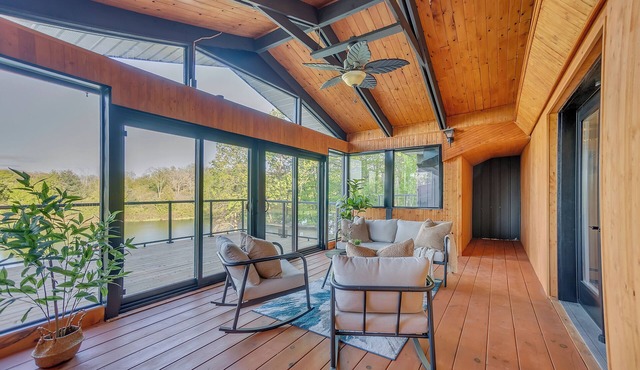 Family Friendly Nature Stay with Private Pond & Hot Tub