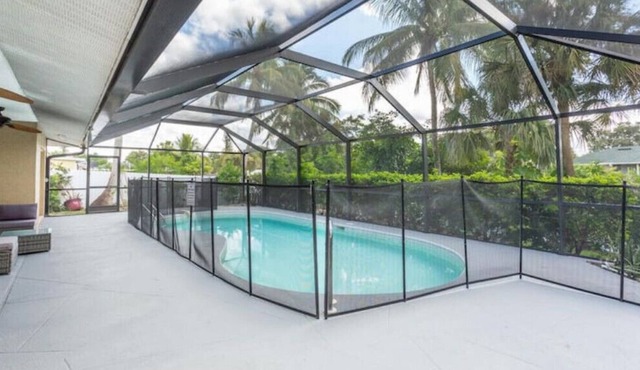 Family friendly oasis w/ heated pool & canal views