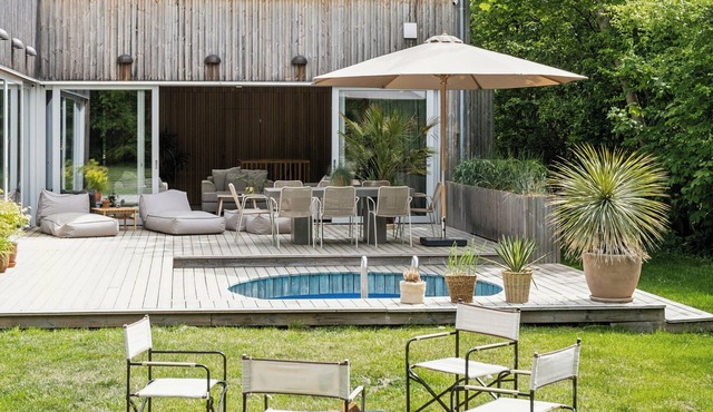 Family-friendly oasis with pool and cinema