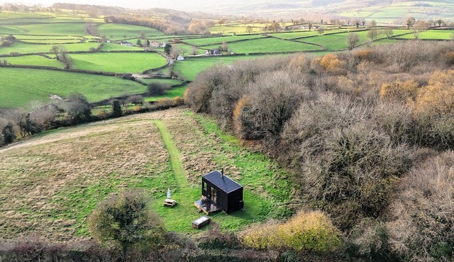 Family Friendly Off-Grid Cabin In North Wales