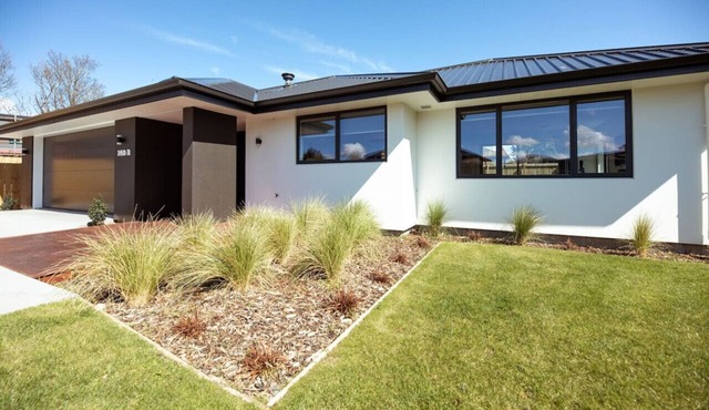 Family Friendly on Forest! Amazing Location