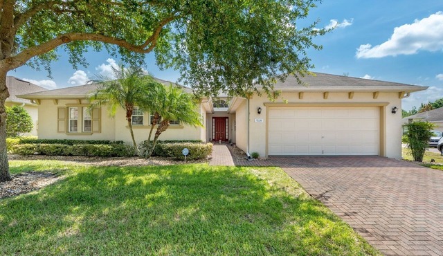Family-Friendly Orlando Villa – Gated Community, Sleeps 9, Pool & Games Room