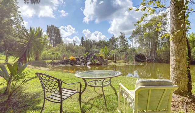 Family-Friendly Palm City Home: 14 Mi to Beach!