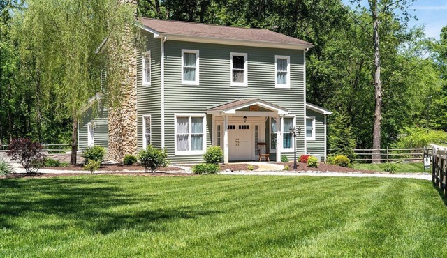 Family Friendly, Pet Friendly, Lake Access, Private