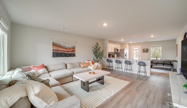 Family-Friendly, Pets Welcome Broken Arrow Gem!