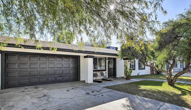 Family-Friendly Phoenix Getaway w/ Trampoline