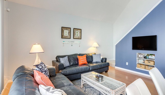 Family-Friendly Port Clinton Home w/Private Deck