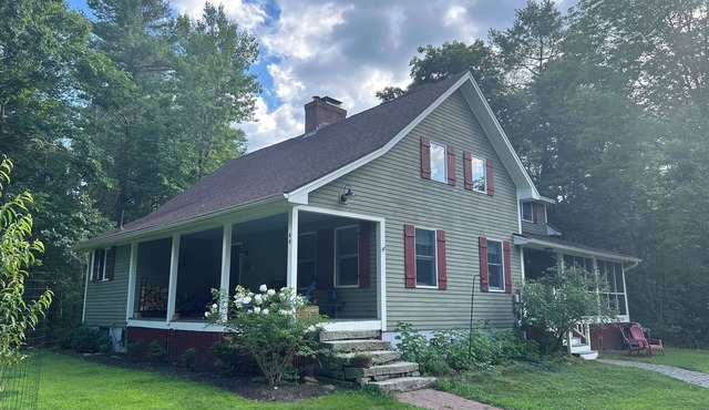 Family friendly pond-side retreat - Short distance to Bowdoin, beaches, hikes