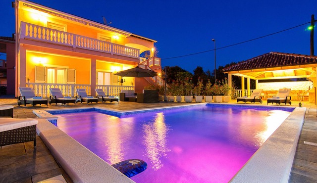 Family Friendly Pool House Ana, Bibinje, Croatia