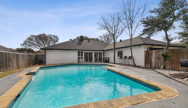 Family friendly/POOL/Sleeps 16/Luxury