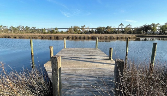 Family-Friendly Private Waterfront Oasis w/Dock-10 min to Beach