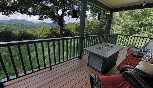 Family-Friendly, Private 2 Acres with Stunning Views