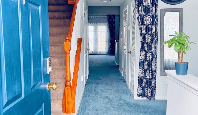 Family-friendly, Quiet, and Gated 3-bedroom Townhouse in Central Richmond