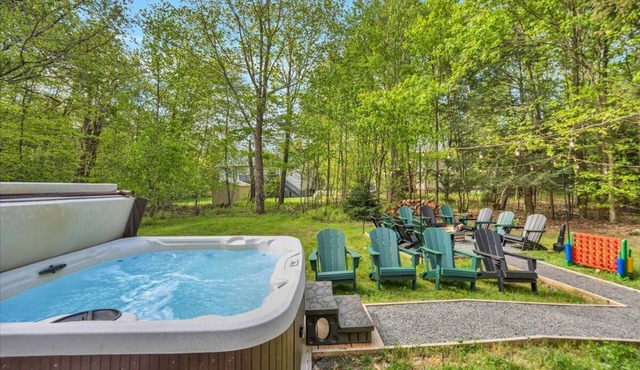 Family-friendly retreat. Luxurious Spacious & Elegance Hot Tub Game Rm