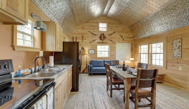 Family friendly ranch compound near SPLASHWAY!