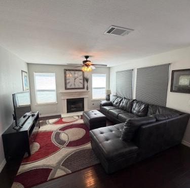 Family Friendly, Relaxing home in Great Location
