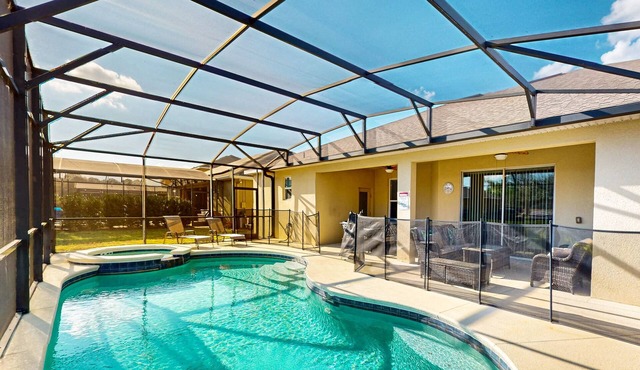 Family-Friendly Resort Home w/Private Pool Spa, Game Room, WiFi & AC - Dogs OK