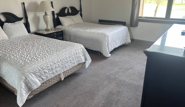 Family-Friendly Resort Living in Bay Valley – Pool, Golf, & Scenic Surroundings