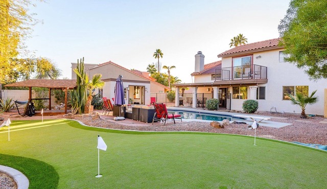 Family-Friendly Retreat, Heated Pool, Putting Green