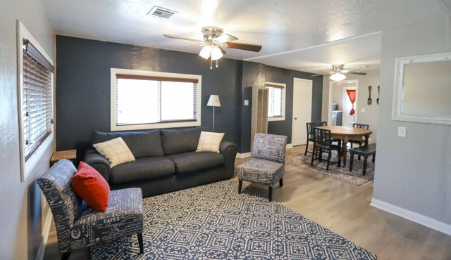 Family Friendly Retreat| 3 King Bed for Kids & Dogs