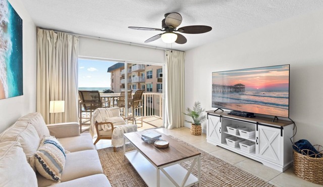 Family Friendly & Right on the Beach - Spacious 3 Bedroom Condo w/Great Views!