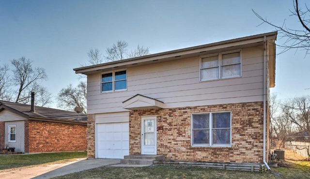 Family-Friendly Rockford Home w/Private Yard!